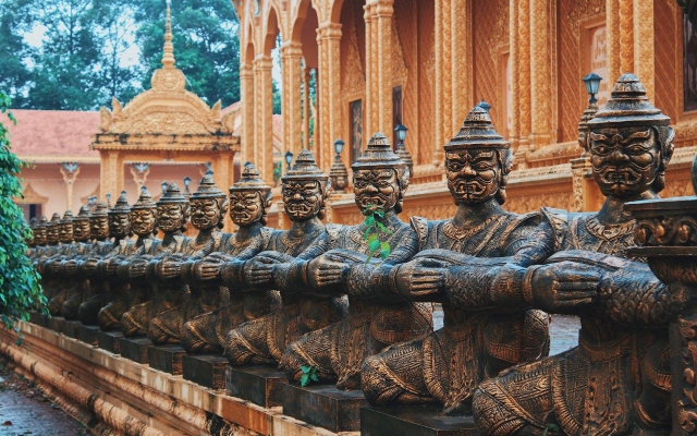 Tham quan chùa Vàm Ray - ngôi chùa Khmer dát vàng nổi tiếng Trà Vinh